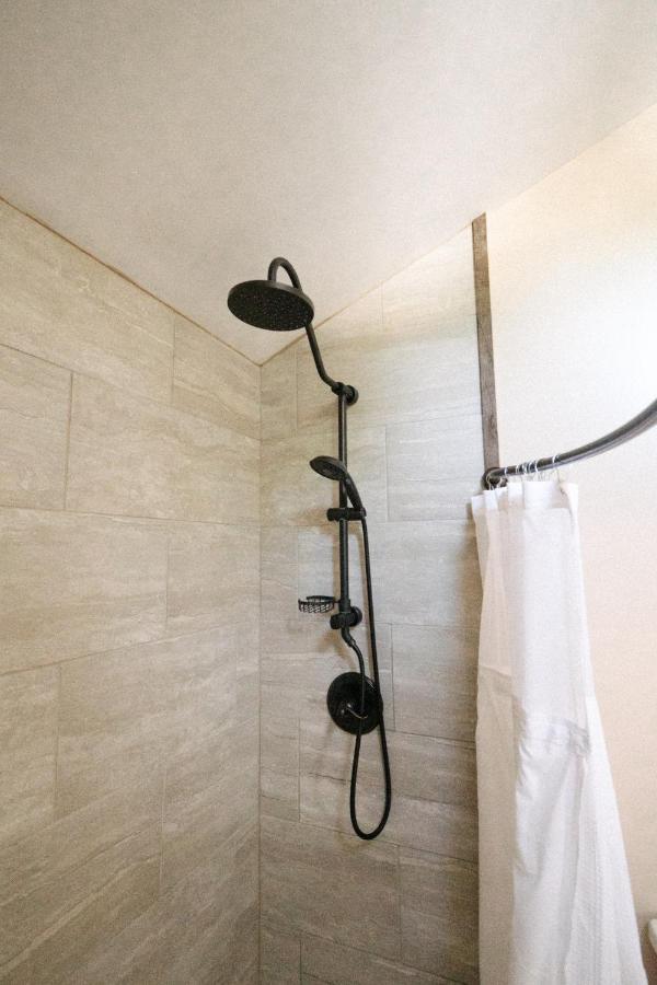 The Outpost Hotel Grand Rivers ภายนอก รูปภาพ